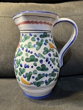 Brocca in maiolica dipinta a