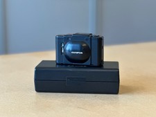 Olympus XA con obiettivo