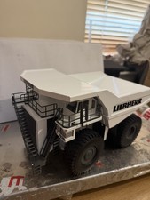 Camion con cassone ribaltabile