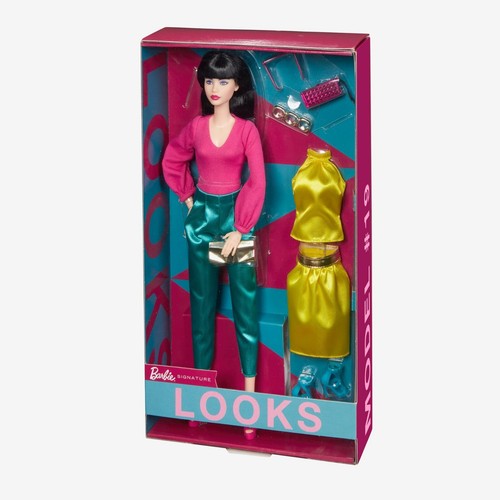 Barbie signature black - signature, label