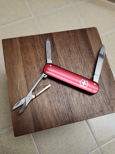 Victorinox money clip 74mm red - victorinox,