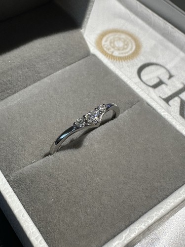 Bague moissanite v - en,