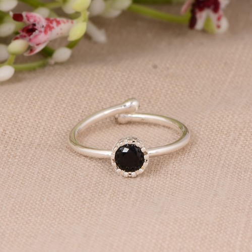 Anello tondo nero spinello
