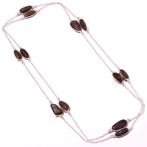 Collana con pietre preziose