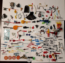 giocattoli vintage lotto 170 pezzi tra armi e accessori giocattoli action figure