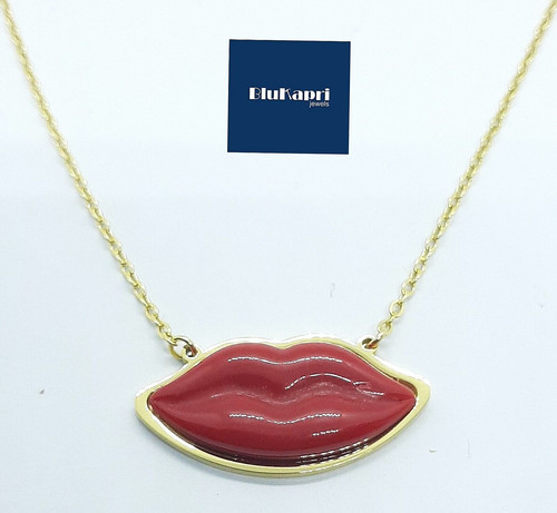Collana con bocca rossa