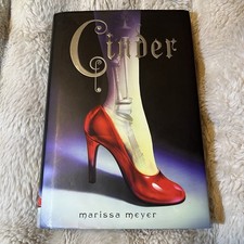 Marissa Meyer Cinder The Lunar