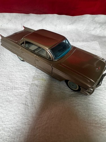 Bandai 1962 cadillac friction - bandai,