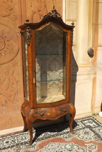 Splendida vetrina intarsiata - , e