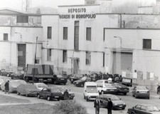 Foto vintage Milano, Guardia di Finanza al Monopolio di Stato, 1992