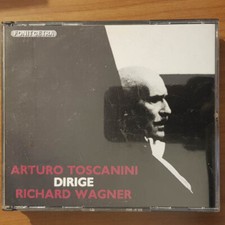 ARTURO TOSCANINI Dirige