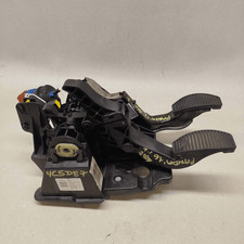 2581392010103380126 Pedaliera