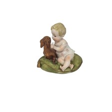 Dauchsand sitting On Pillow