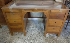 Antica scrivania con scrittoio e 6 cassetti in noce massello e piano con vetro