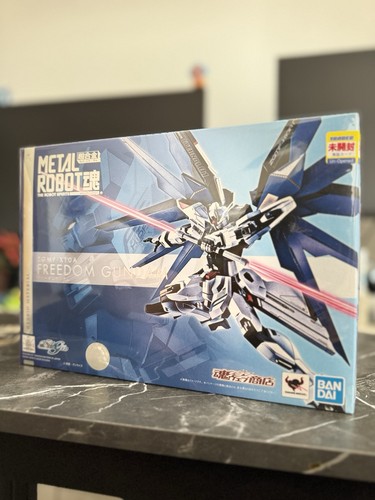Metal robot freedom gundam - robot,