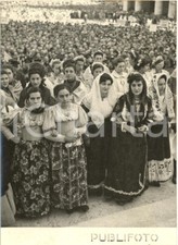 1953 ROMA Piazza San Pietro - Congresso COLDIRETTI - Donne in costume *Foto