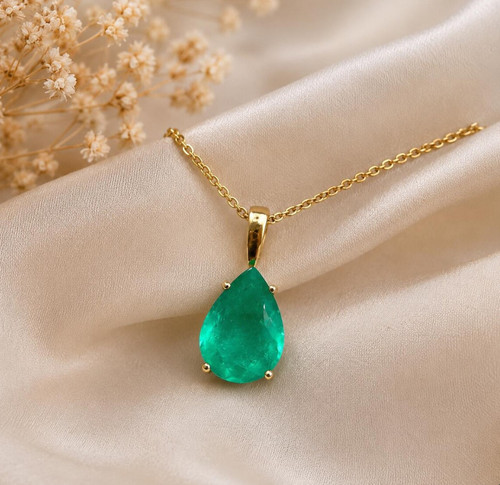 Collana con ciondolo - , in
