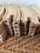 Binario treno in legno