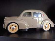 RENAULT 4 CV SOLIDO 1/17e avec