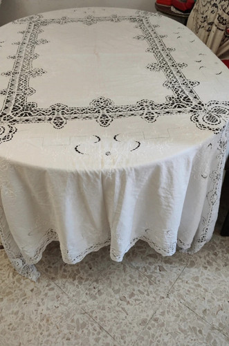 Tovaglia puro lino - di, ricamata