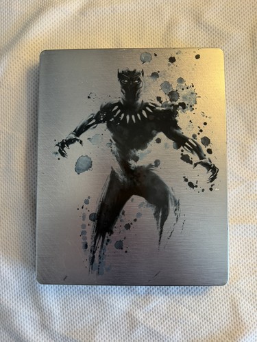 Black panther zavvi - black,