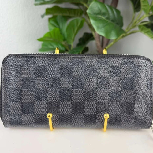 Authentic louis vuitton - louis,