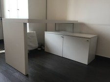 scrivania Molteni  laccato bianco e sostegno laterale in acciaio