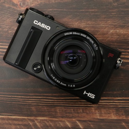 Fotocamera digitale nera - , casio
