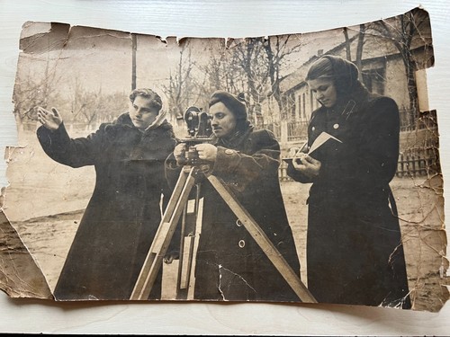 Donne anni con teodolite - donne, 50