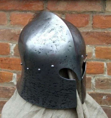 Elmetto medievale nasale