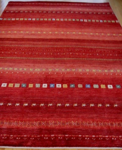 Nuovo tappeto orientale rosso