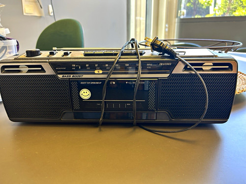 Bass boost stereo - am/fm,