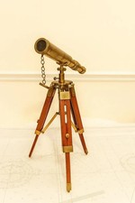 Antico telescopio in ottone