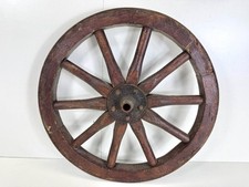 Vecchia antica ruota in legno