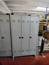 ARMADIO IN METALLO A TRE ANTE - 10 A STOCK 102X47X180CM