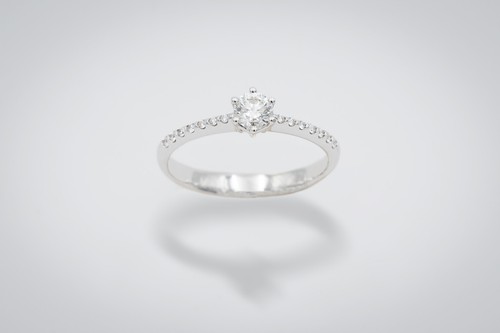 Anello fidanzamento solitario