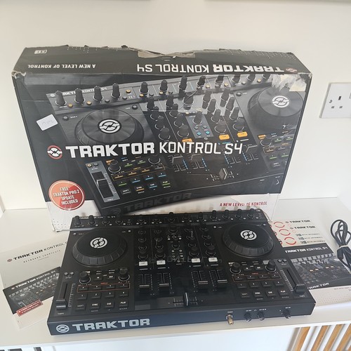 Traktor kontrol s4 - ni,
