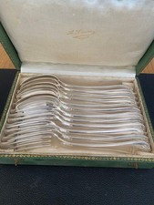 Vecchio set di 12 posate