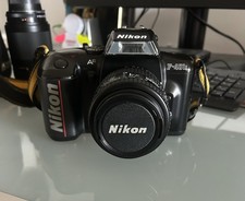 Nikon F401x fotocamera reflex autofocus a pellicola con obiettivo 35 - 70 mm 