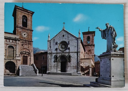 Norcia piazza san benedetto - norcia,