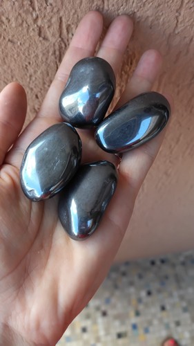 Minerali brillante ematite - **,