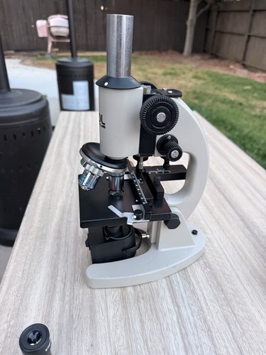 Microscope