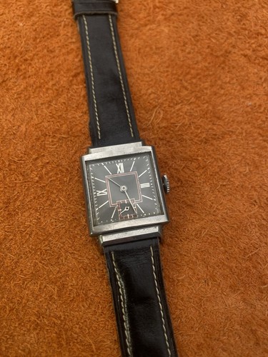 Montre ancienne art - deco, neuve