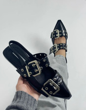 Scarpe sandali donna ragazza a punta tacco piatto colore nero con borchie