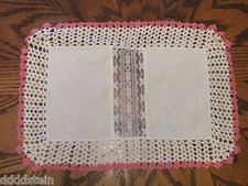 VINTAGE RECTANGLE DOILY -