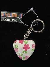 PORTACHIAVI "CUORI FIMO" CON PENDENTE A FORMA DI CUORE IN MATERIALE PLASTICO