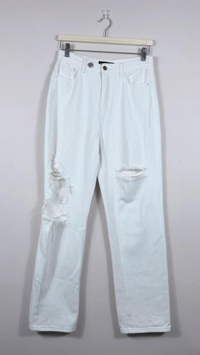 Jeans bianchi strappati gamba