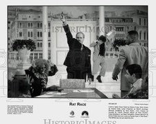 2001 Press Photo Scene from