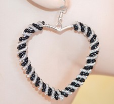 Orecchini donna cuori argento perle perline nere pendenti metallo regalo UP71