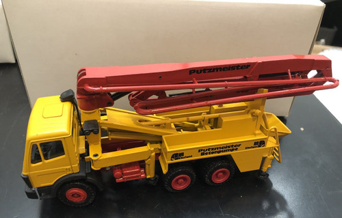 Camion pompa per calcestruzzo
